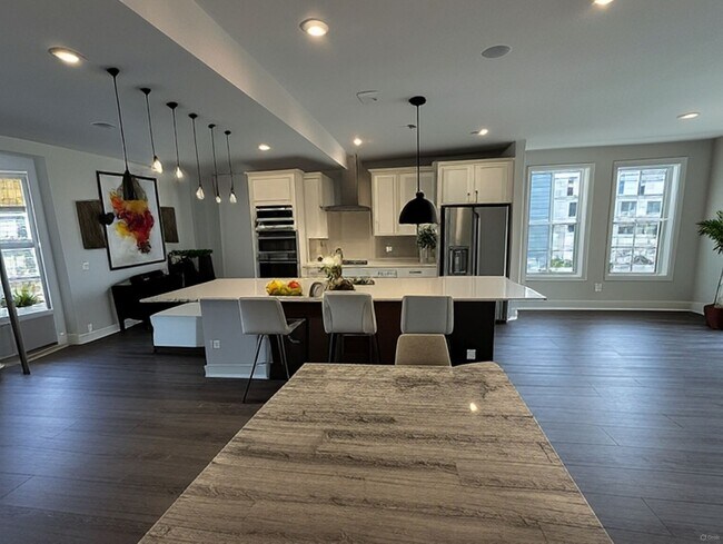 Building Photo - For Rent: Luxurious Short Pump Condo at Gateway Square - $3,200/Month.