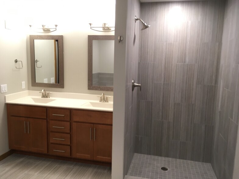 Building Photo - 625 N Segoe Rd