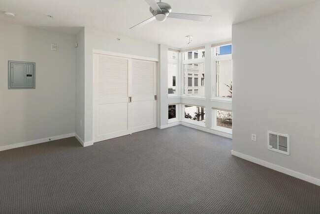 Building Photo - 3208 Pierce St