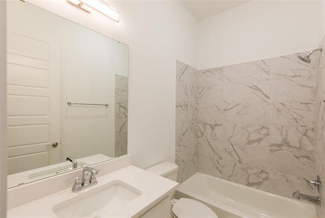 Building Photo - 6105 Echelon Way