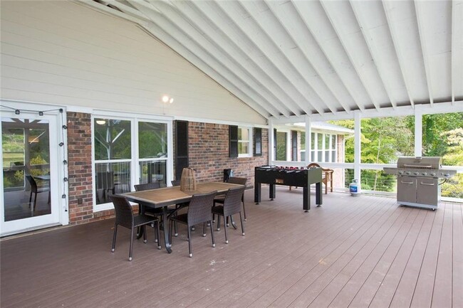 Building Photo - 2948 Legion Lake Rd
