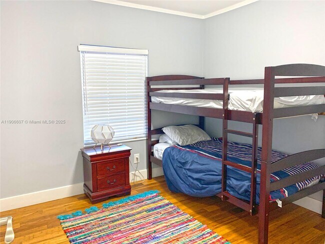 Building Photo - 324 NW 52nd St