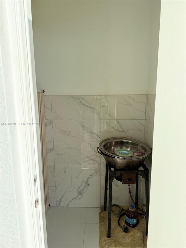 Building Photo - 11460 SW Pietra Wy