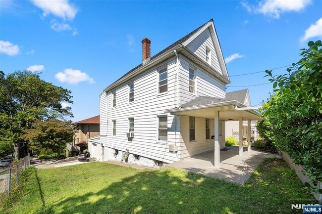 Building Photo - 539 Bergen Blvd