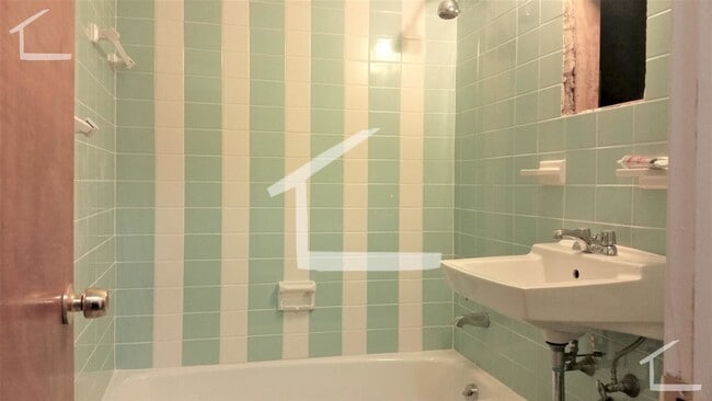 Building Photo - 1bed in Allston 9/1