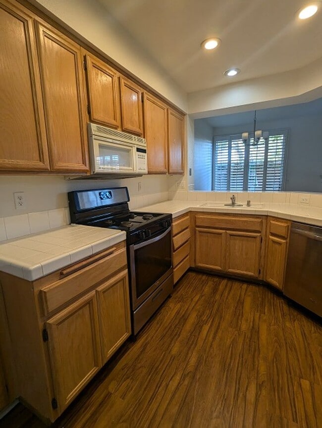 Building Photo - 2 Bed / 2.5 Bathroom Two Story Townhome at the Tristan complex in Rancho San Diego