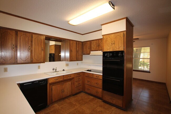 Building Photo - Almost Ready! Beautiful 3 bedroom 2 bath h...
