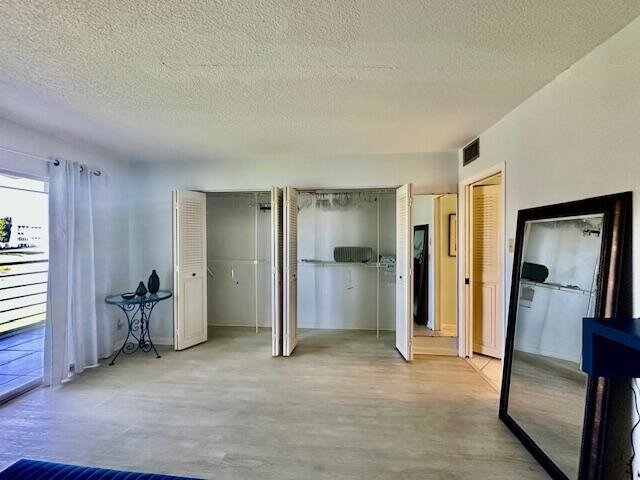 Building Photo - 2070 Cornwall D