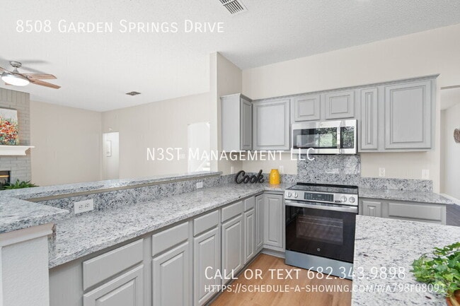 Building Photo - 8508 Garden Springs Dr