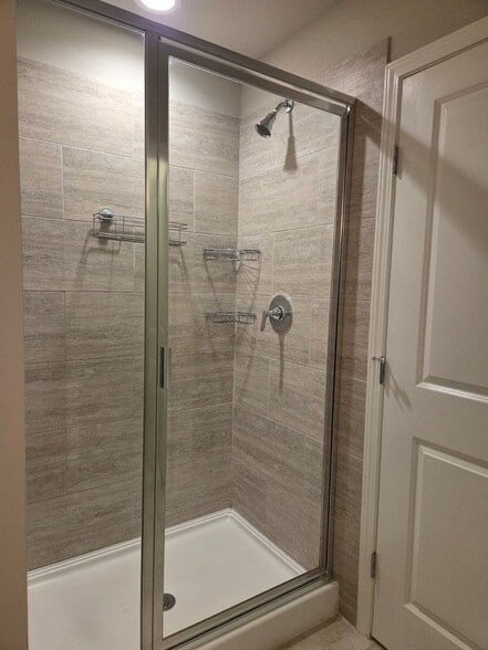 Building Photo - 302 Cashes Dr