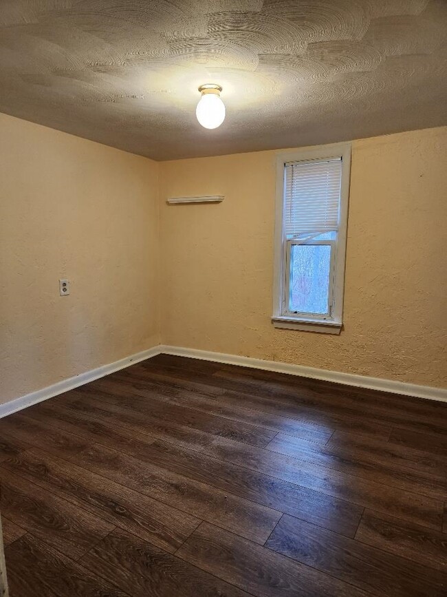 Building Photo - 3 Chase St