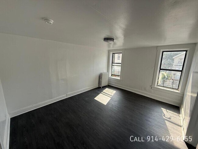 Building Photo - 160 Palisade Ave