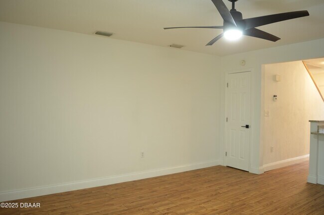 Building Photo - 175 Yorktowne Dr