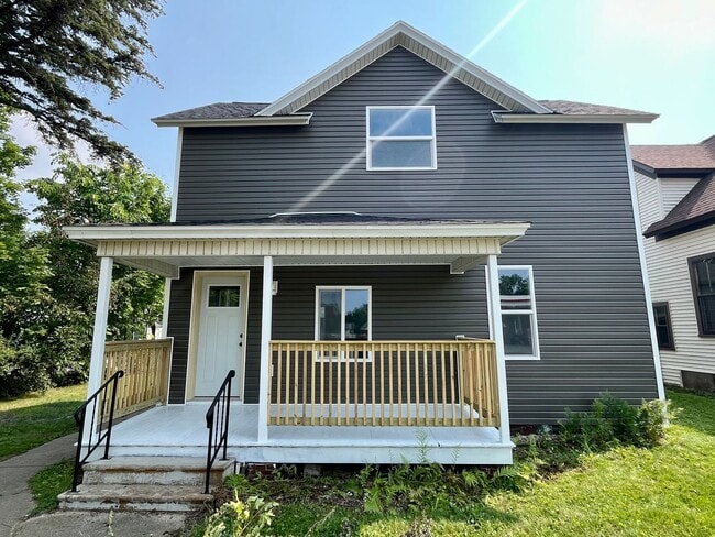 Building Photo - 3 Bed 1.5 Bath Single Family Home in Wausau