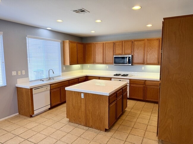 Building Photo - 31141 Old Trail Cir