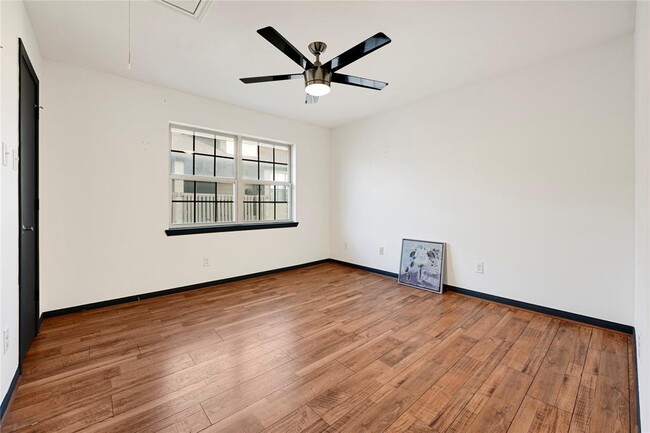 Building Photo - 4960 Milwee St