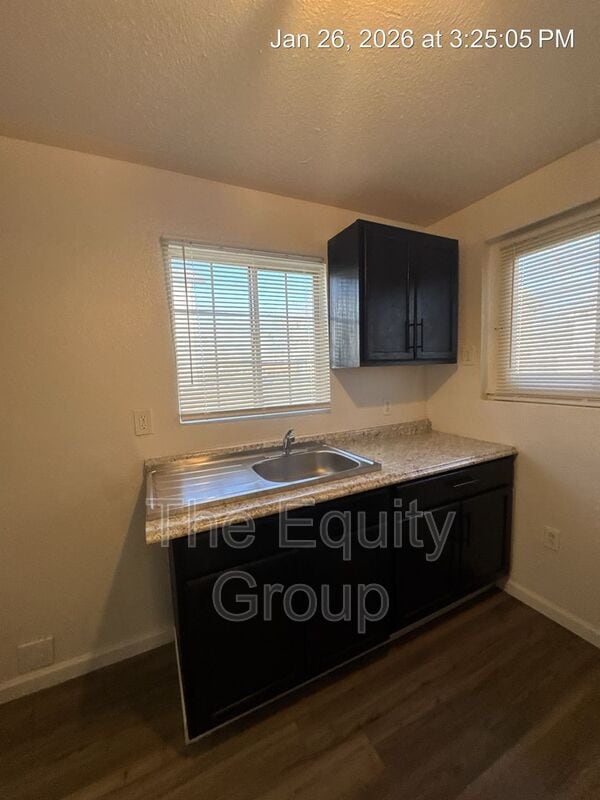 Building Photo - 500 W School Ave