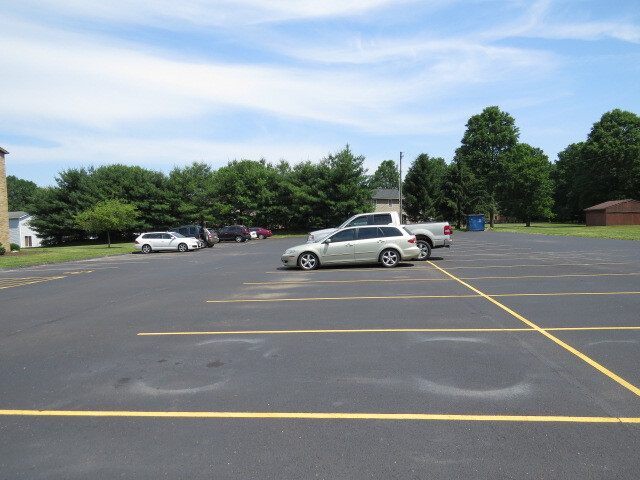 Parking lot one way - 5190 Emil Ave SW