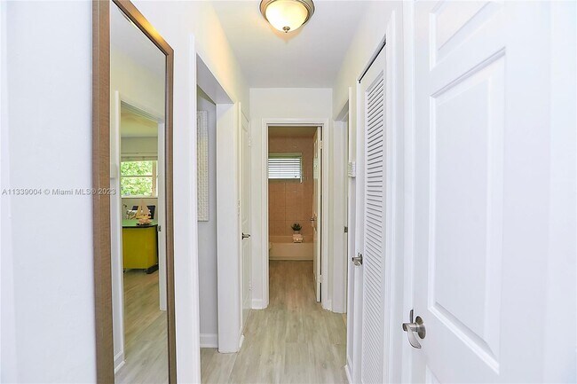 Building Photo - 411 NE 88th St