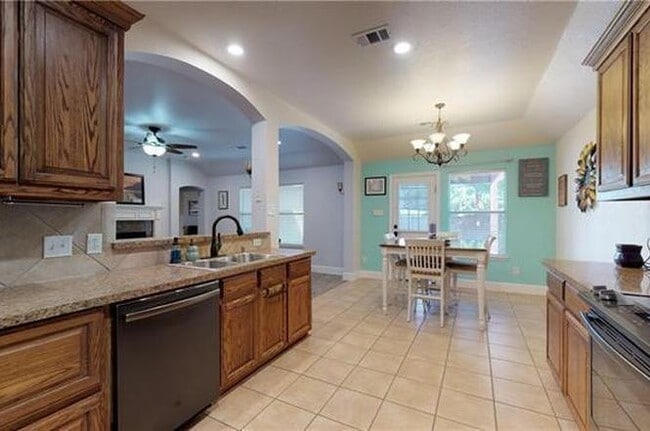 Building Photo - 1828 Marlin Dr