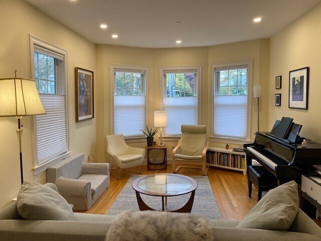 Building Photo - 85-87 Francis St