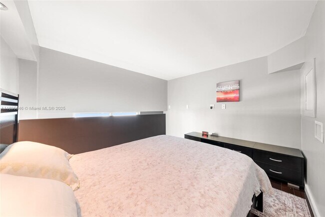 Building Photo - 9055 SW 73rd Ct