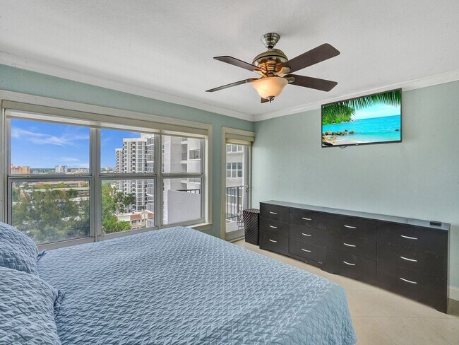 Building Photo - Beautiful 2 bedroom 1.5 bath Condo