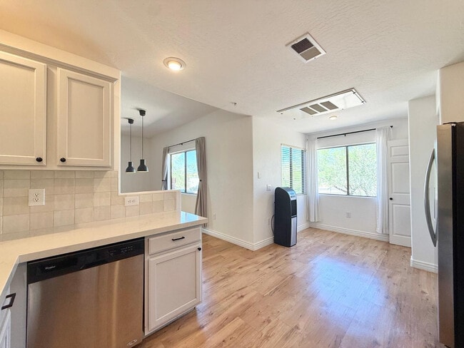 Building Photo - 16801 N 94th St