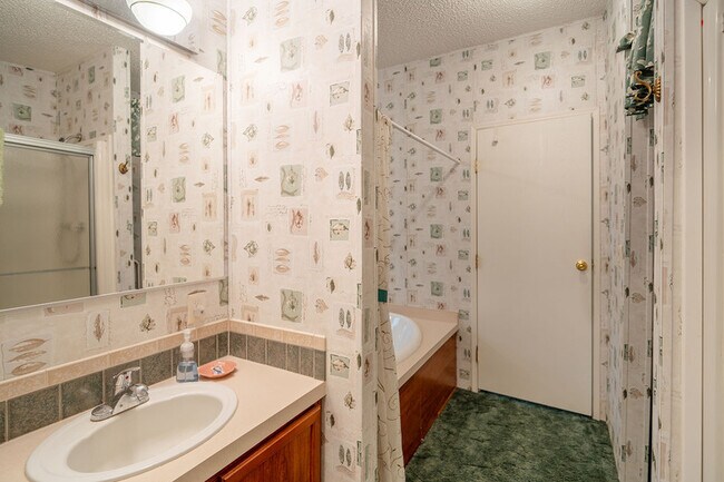 Building Photo - 2671 Oscar Harvey Rd