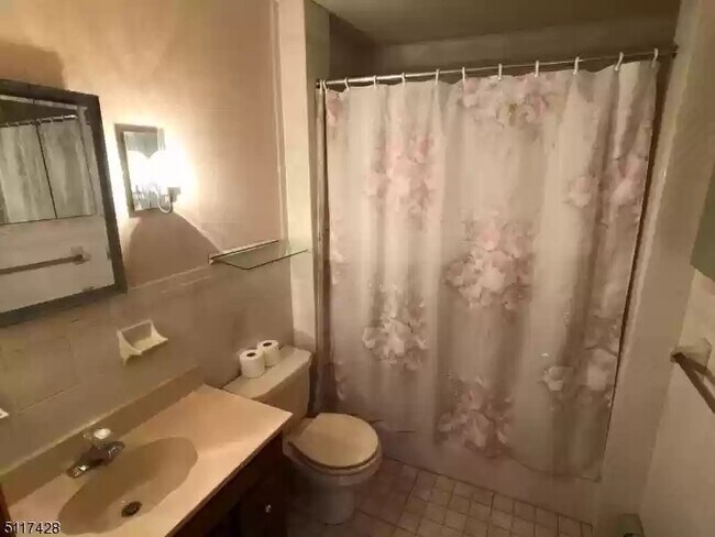 Building Photo - 198 Bryans Rd