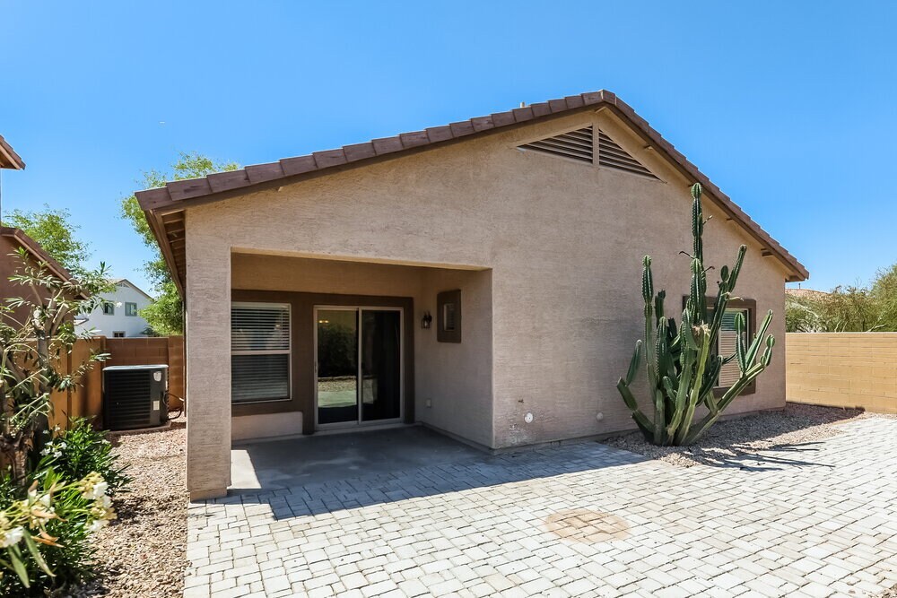 Building Photo - 5438 W Pollack St