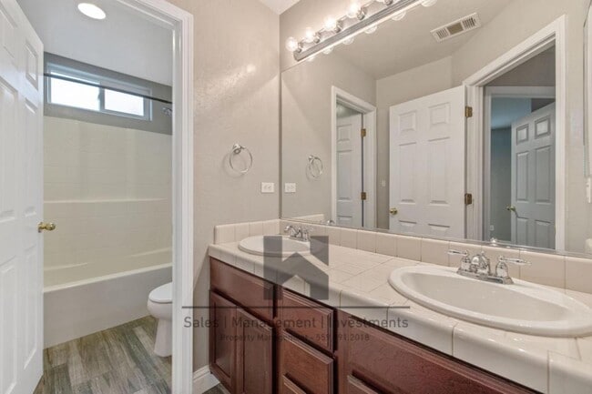 Building Photo - 3169 Brickfield Ave