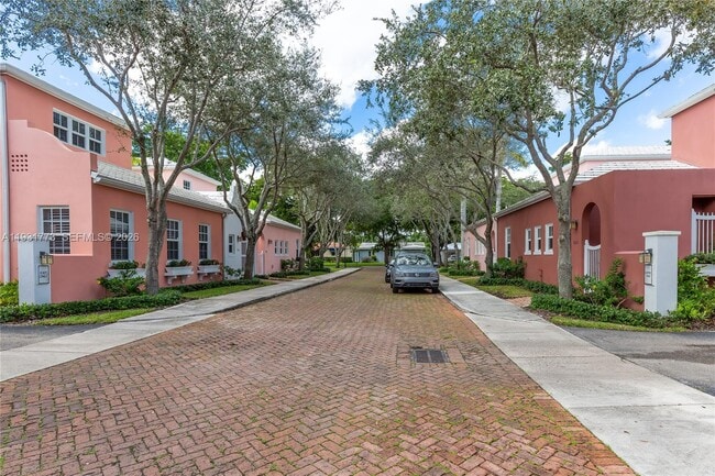 Building Photo - 510 Loretto Ave