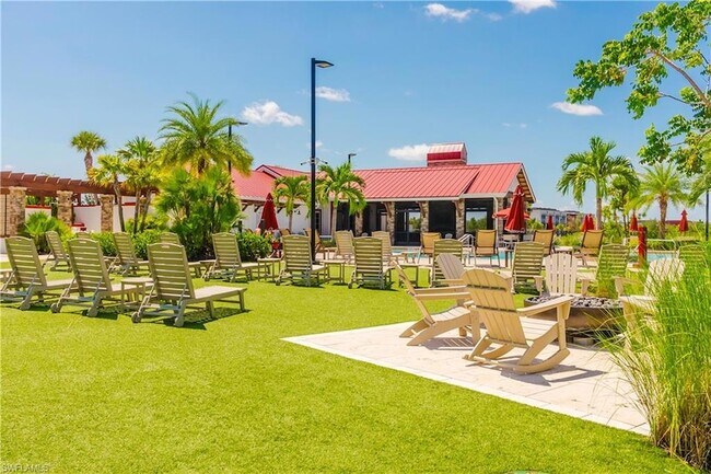 Building Photo - 15345 Grn Acrs Ave