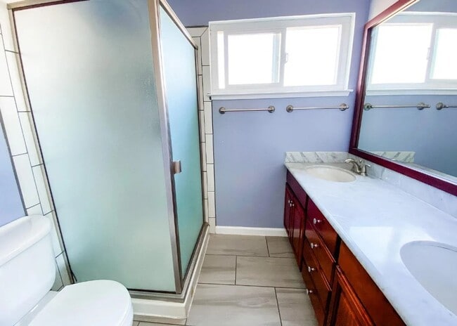 Building Photo - BEAUTIFUL HOME IN DESIREABLE CENTERVILLE, ...