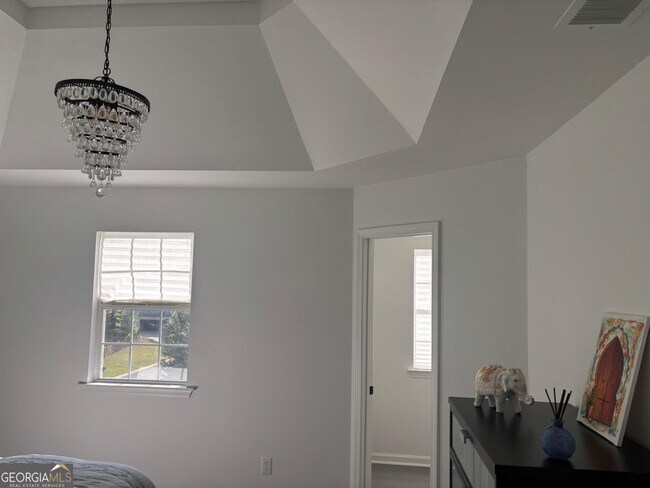 Building Photo - 300 Harcourt Pl
