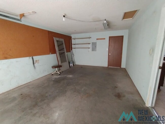 Building Photo - 1012 S Saddler St