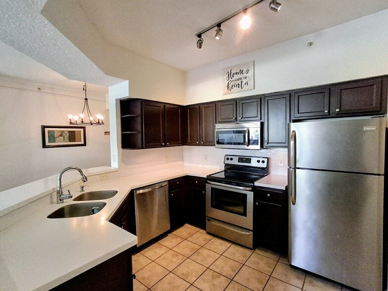 Gorgeous Renovated Kitchen - 9901 Baywinds Dr