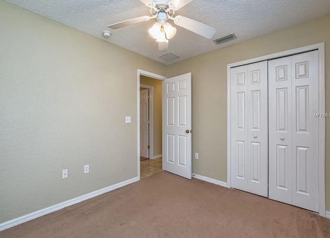 Building Photo - Charming 3/2 with large fenced yard!