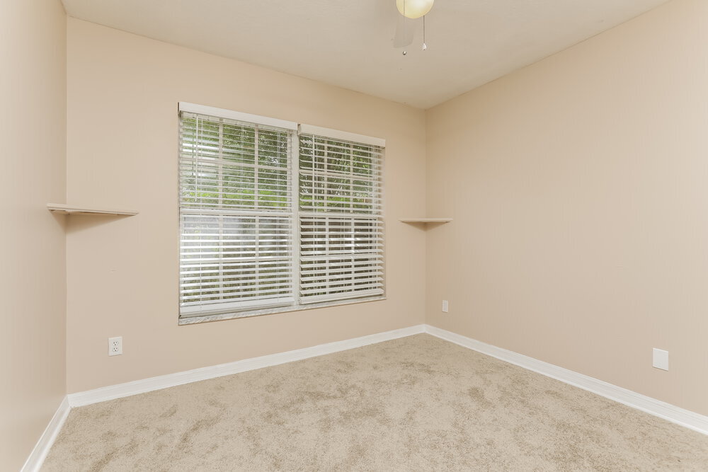 Building Photo - 210 Bloxam Ave