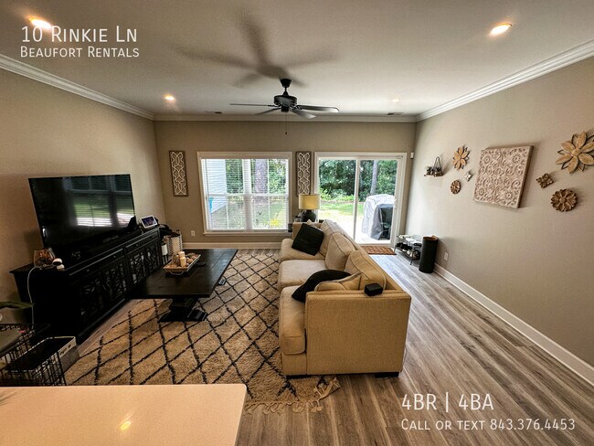 Building Photo - 10 Los Robles Rd