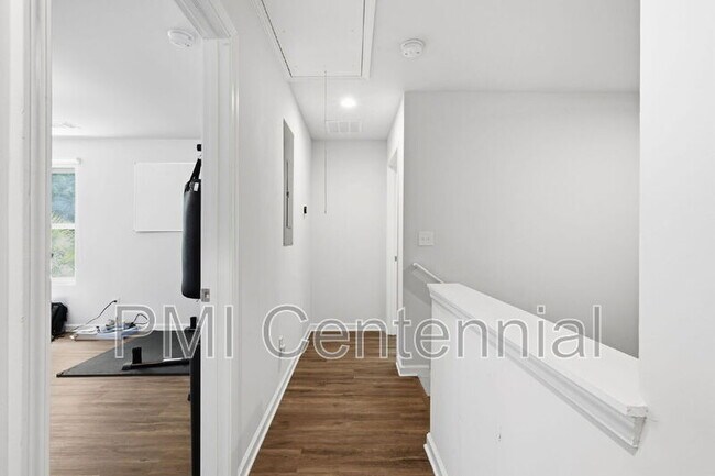 Building Photo - 1120 Wedgewood Dr NW