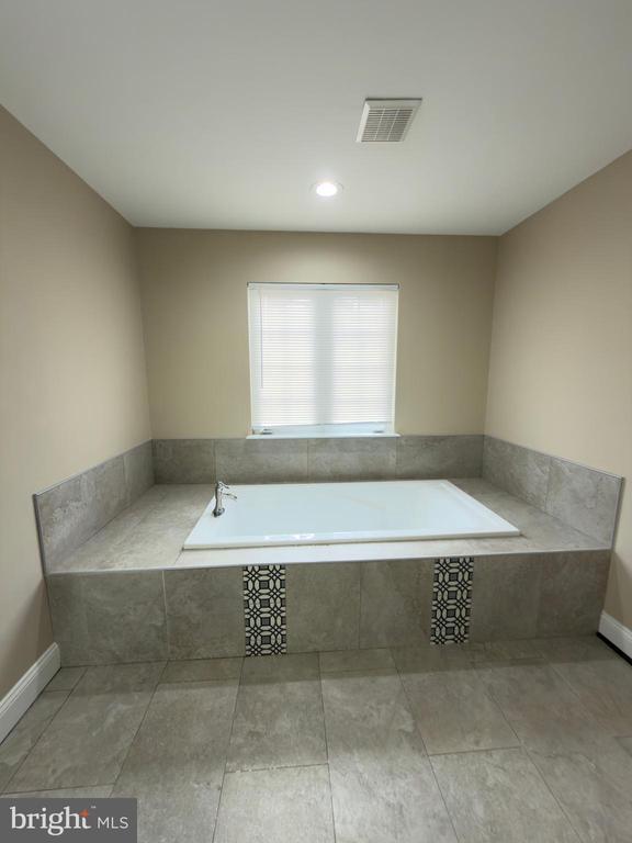 Building Photo - 13580 Den Hollow Ct