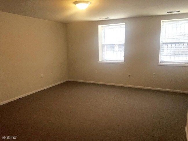 Building Photo - 4412 Walnut St