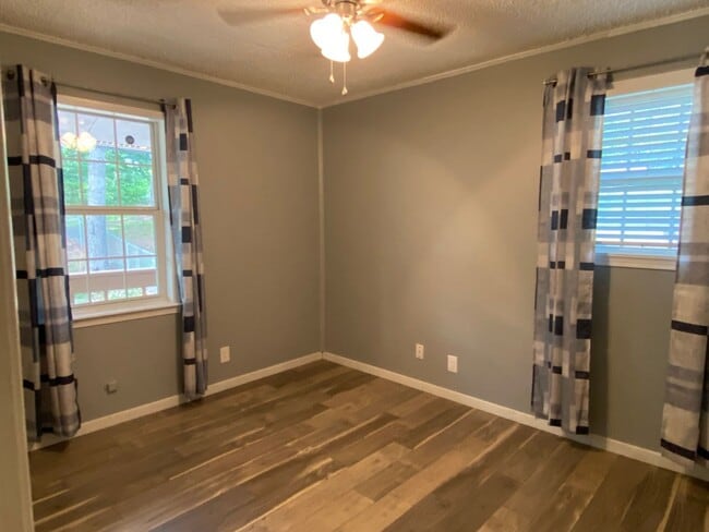 Building Photo - 22675 Lakeway Harbor Dr