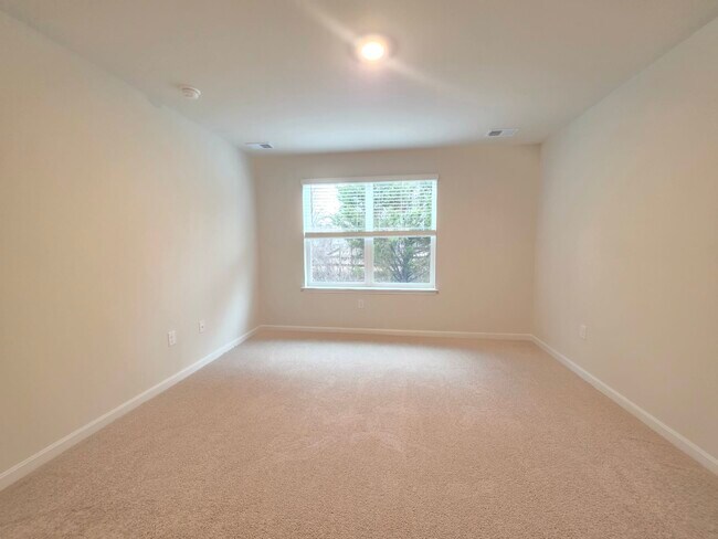 Building Photo - 1105 Albritton Ln