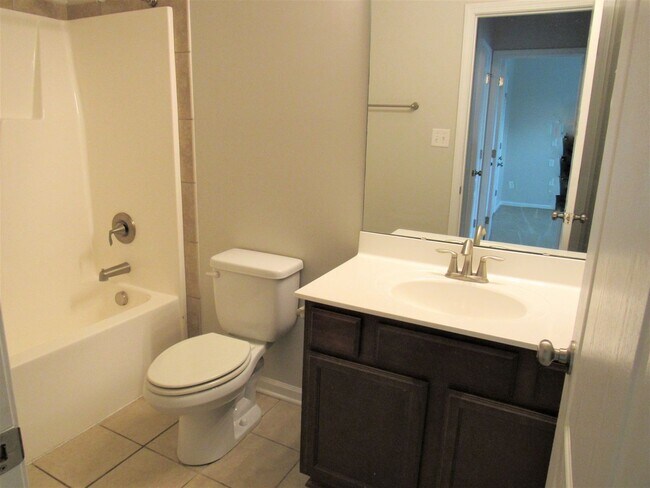 Building Photo - 4 BR 2 BA Carolina Plantations