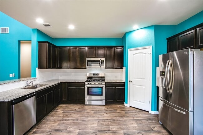 Building Photo - 605 Callahan Ln