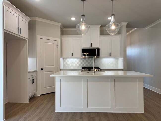 Building Photo - 9256 Villas Ct