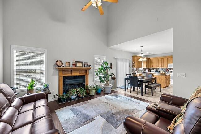 Building Photo - Spacious & Well-Maintained Home for Rent in North Charleston